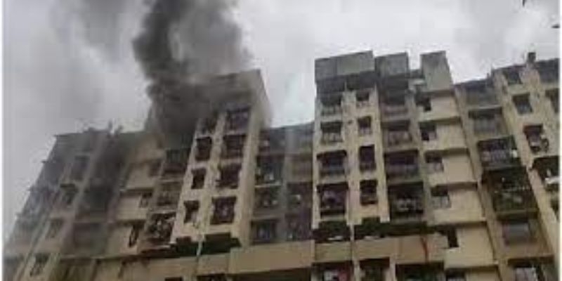 Pratahkal-Massive fire breaks out in 12 storey building in Kurla