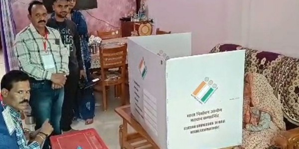 जोधपुर में शुरू हुई होम वोटिंग, बुजुर्ग व दिव्यांग के लिए घर-घर पहुंच रही पोलिंग टीम